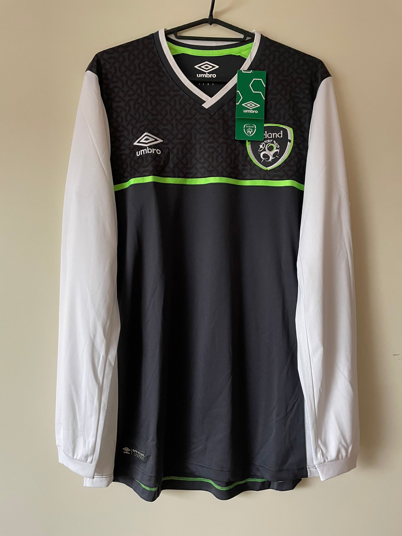 Ireland Umbro 2016-2018 BNWT (S)