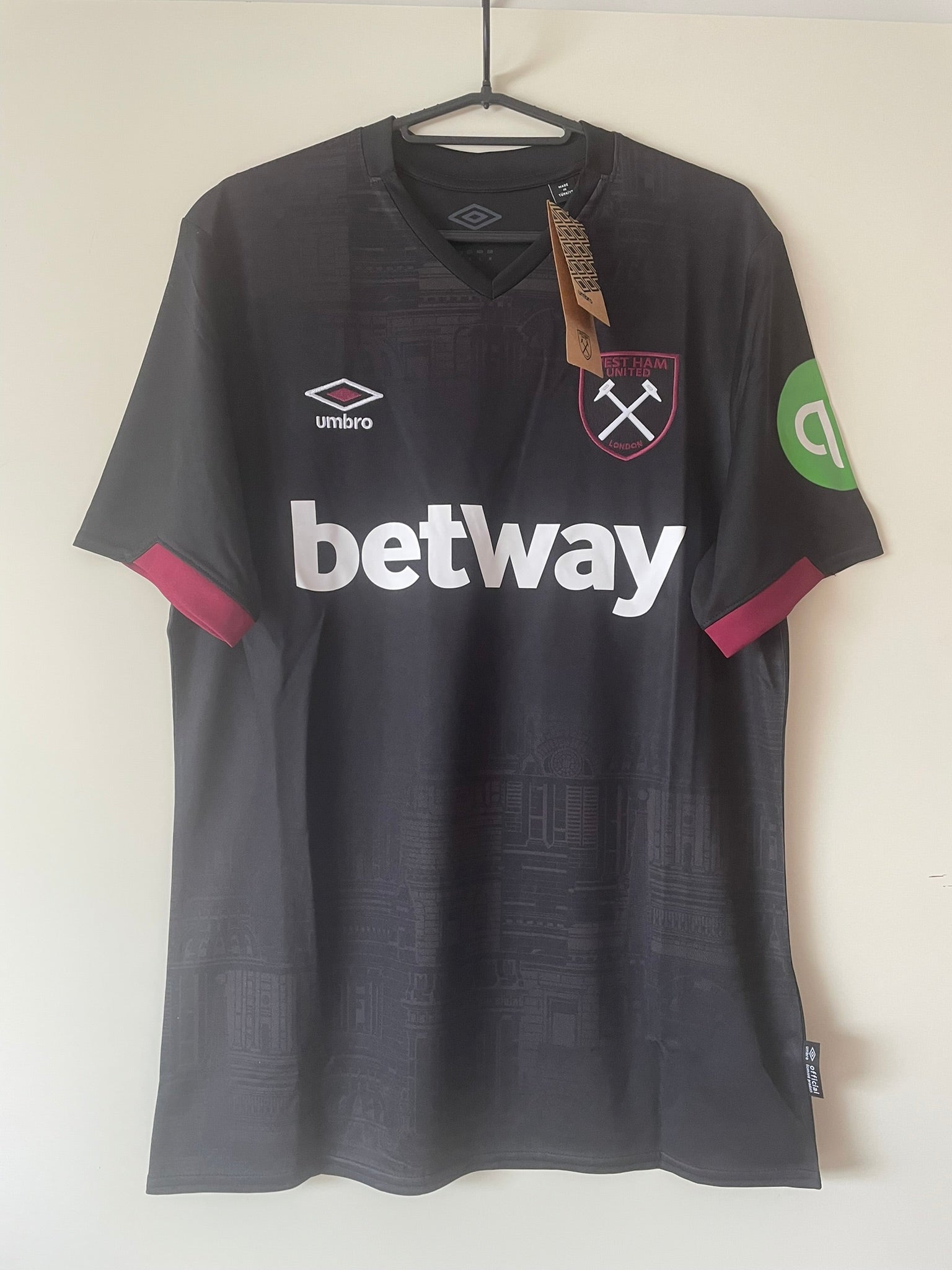 West Ham United Umbro 24/25 Away BNWT (M)