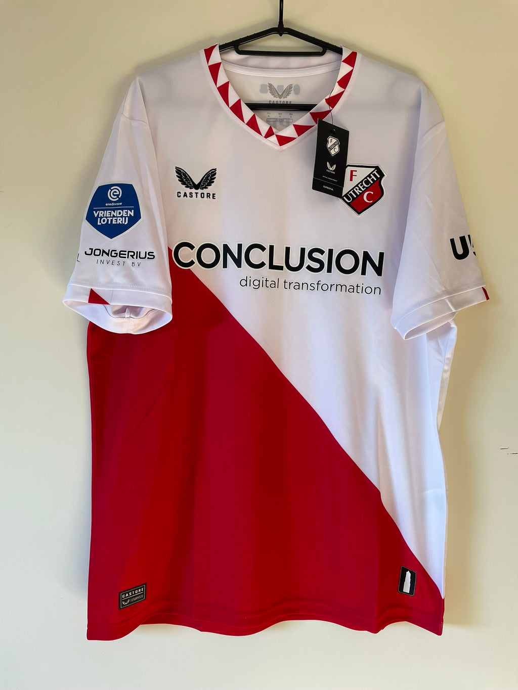 FC Utrecht Castore 24/25 Home BNWT (L)