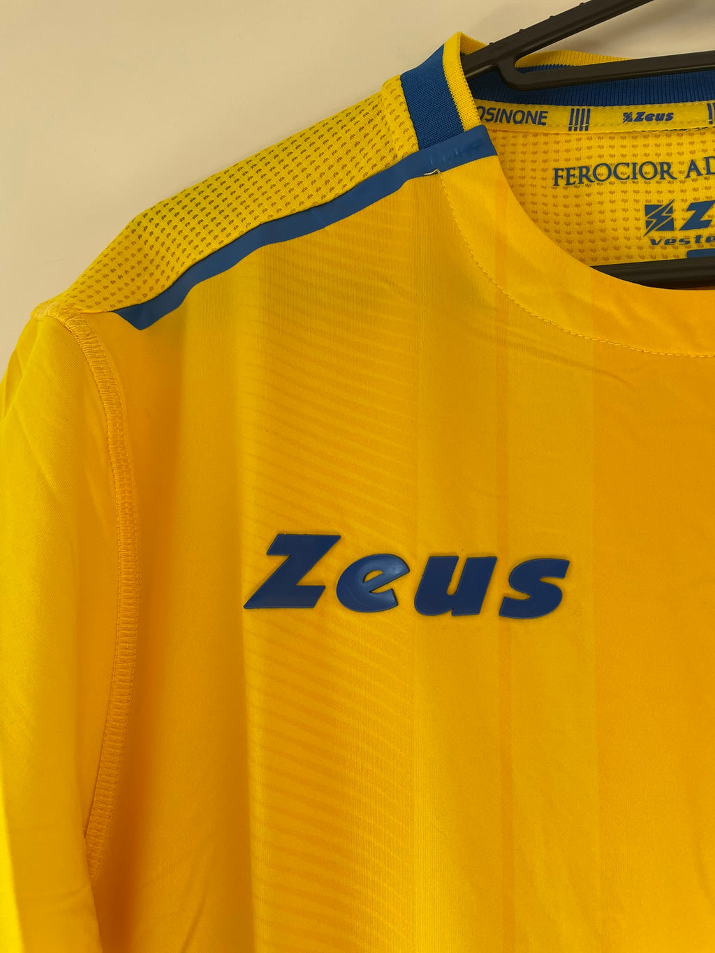 Frosinone Calcio Zeus 21/22 Home BNWT (M)