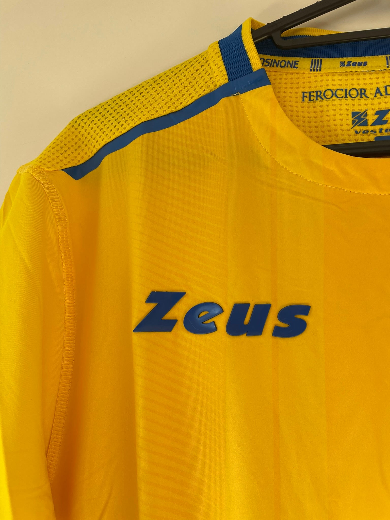 Frosinone Calcio Zeus 21/22 Home BNWT (M)