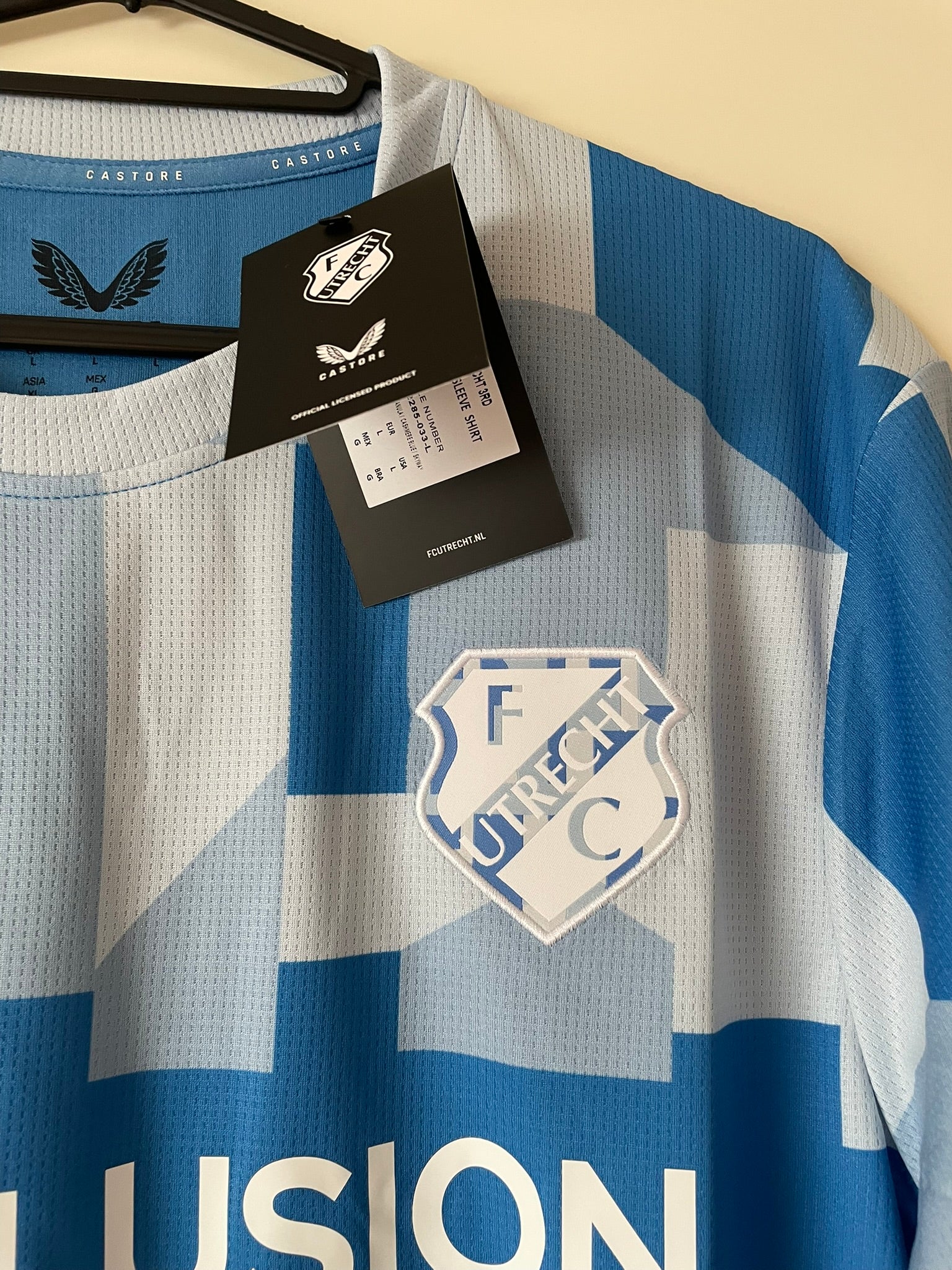 FC Utrecht Castore 25/26 Third BNWT (L)