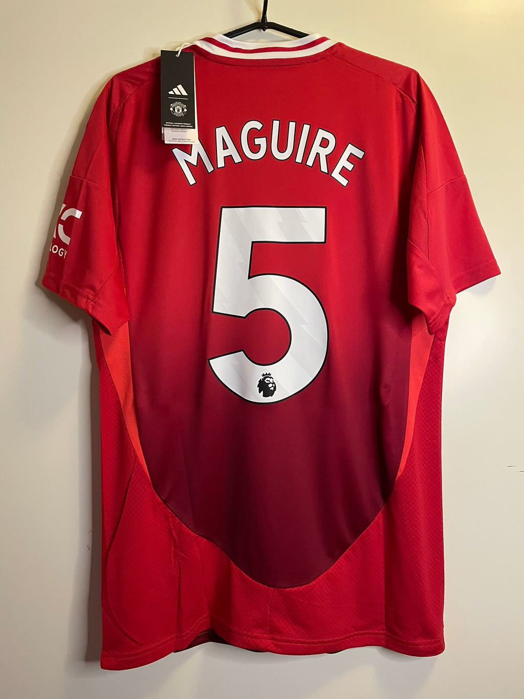 Maguire #5 Manchester United Adidas 24/25 Home BNWT (M)