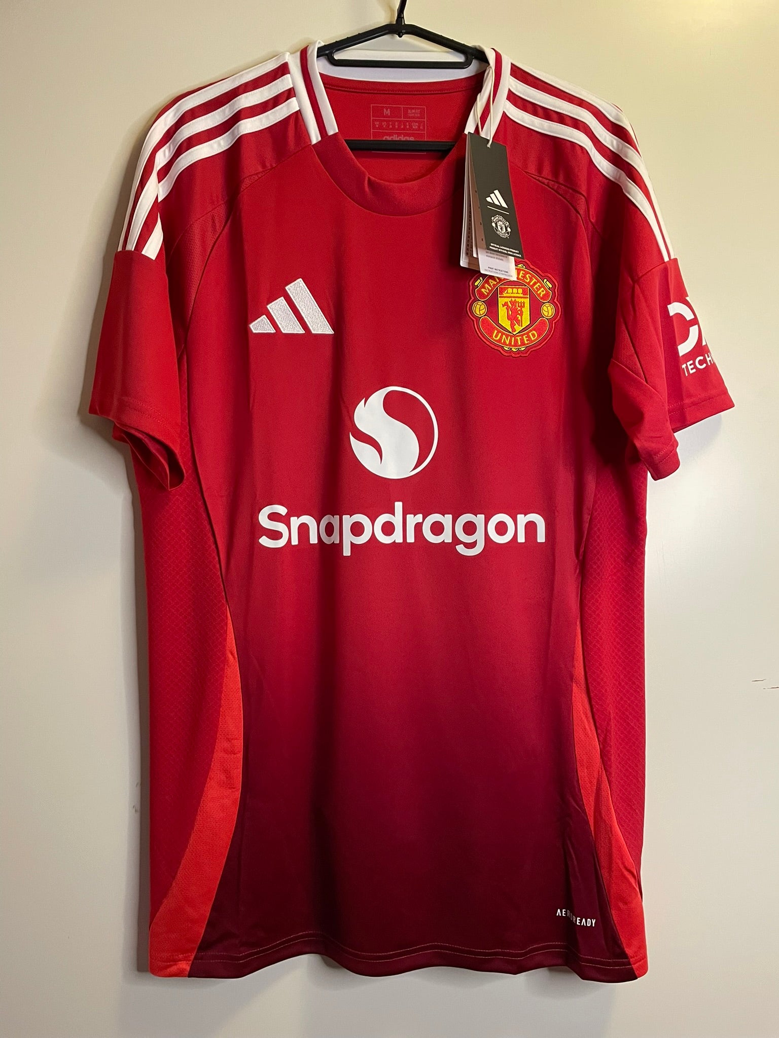 Maguire #5 Manchester United Adidas 24/25 Home BNWT (M)