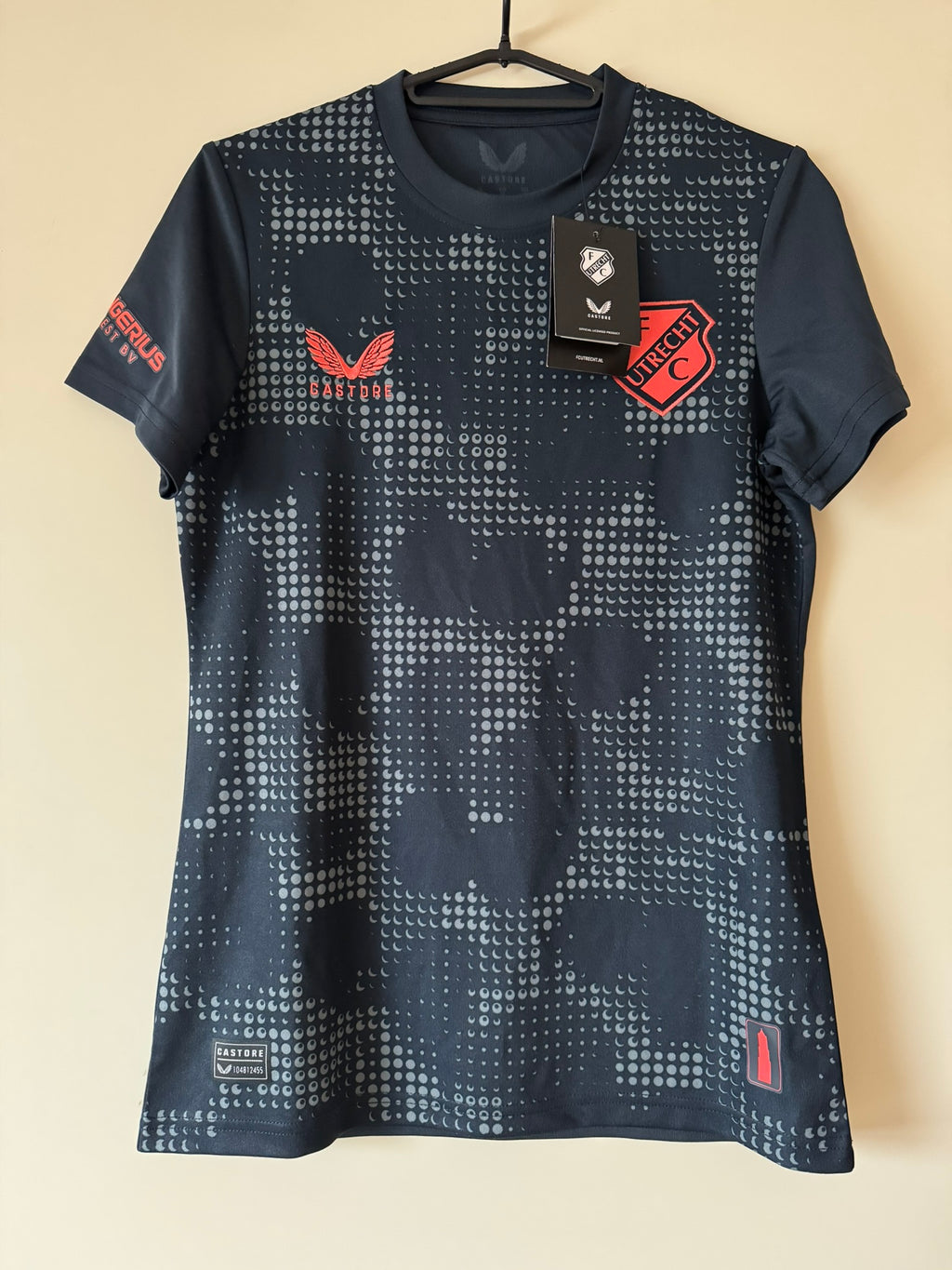 FC Utrecht Castore 24/25 Away Women BNWT (S)