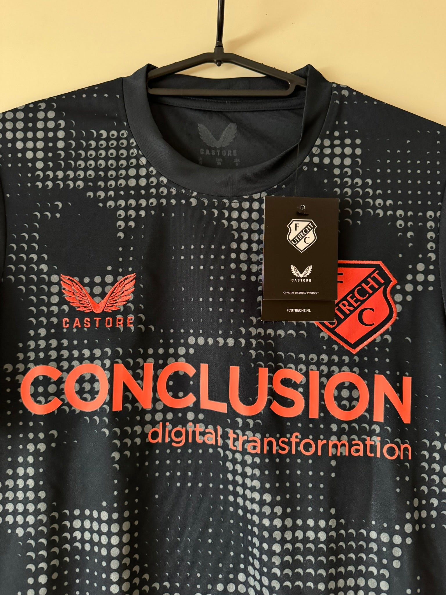 FC Utrecht Castore 24/25 Away Women BNWT (M)