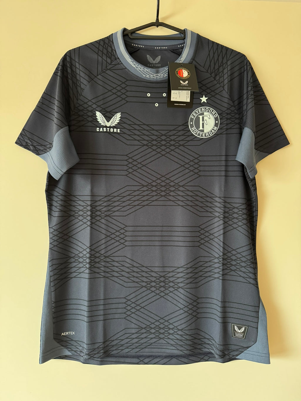 Feyenoord Castore 25/26 Away Women BNWT (M)