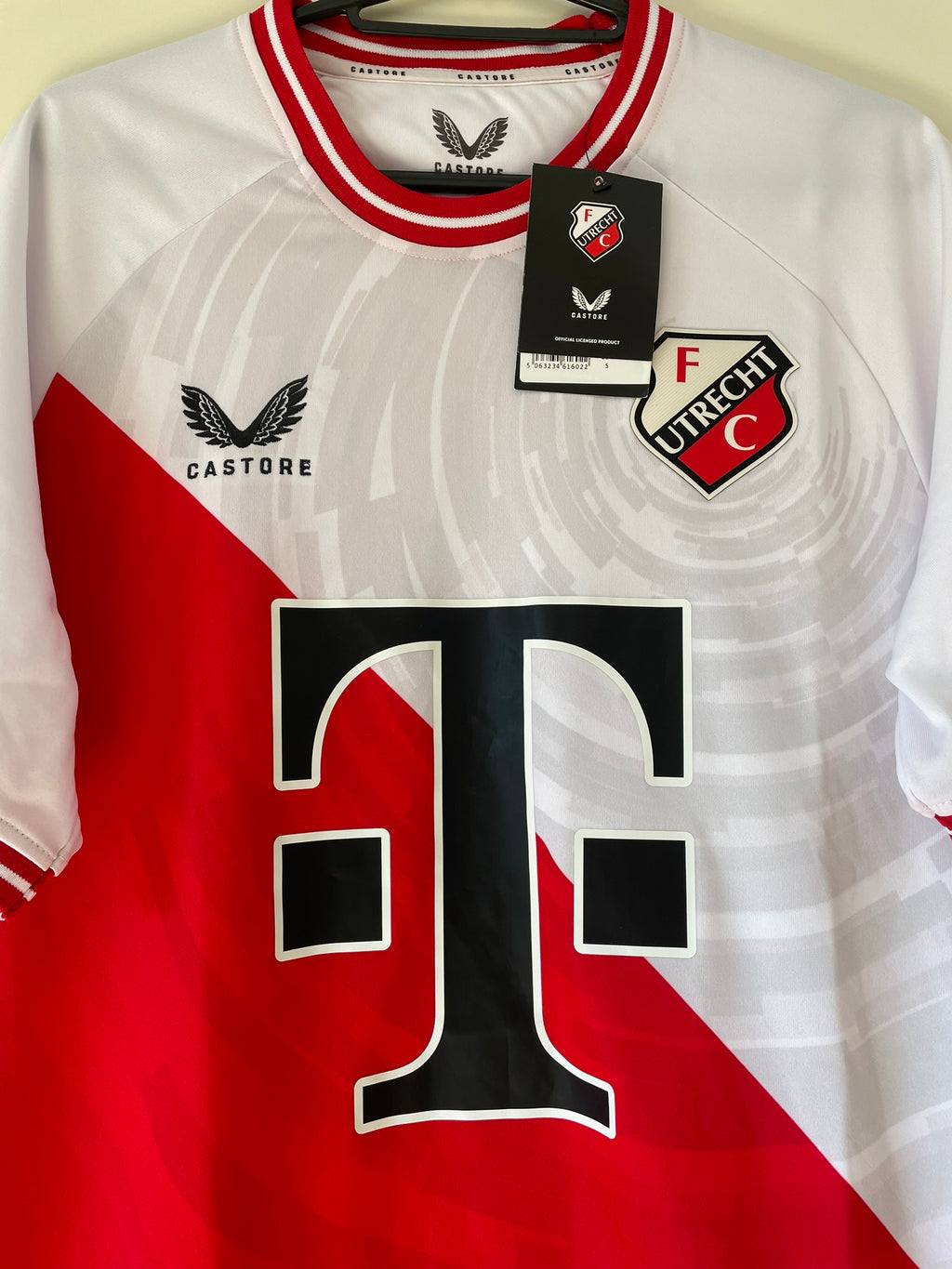 FC Utrecht Castore 23/24 Home BNWT (S)