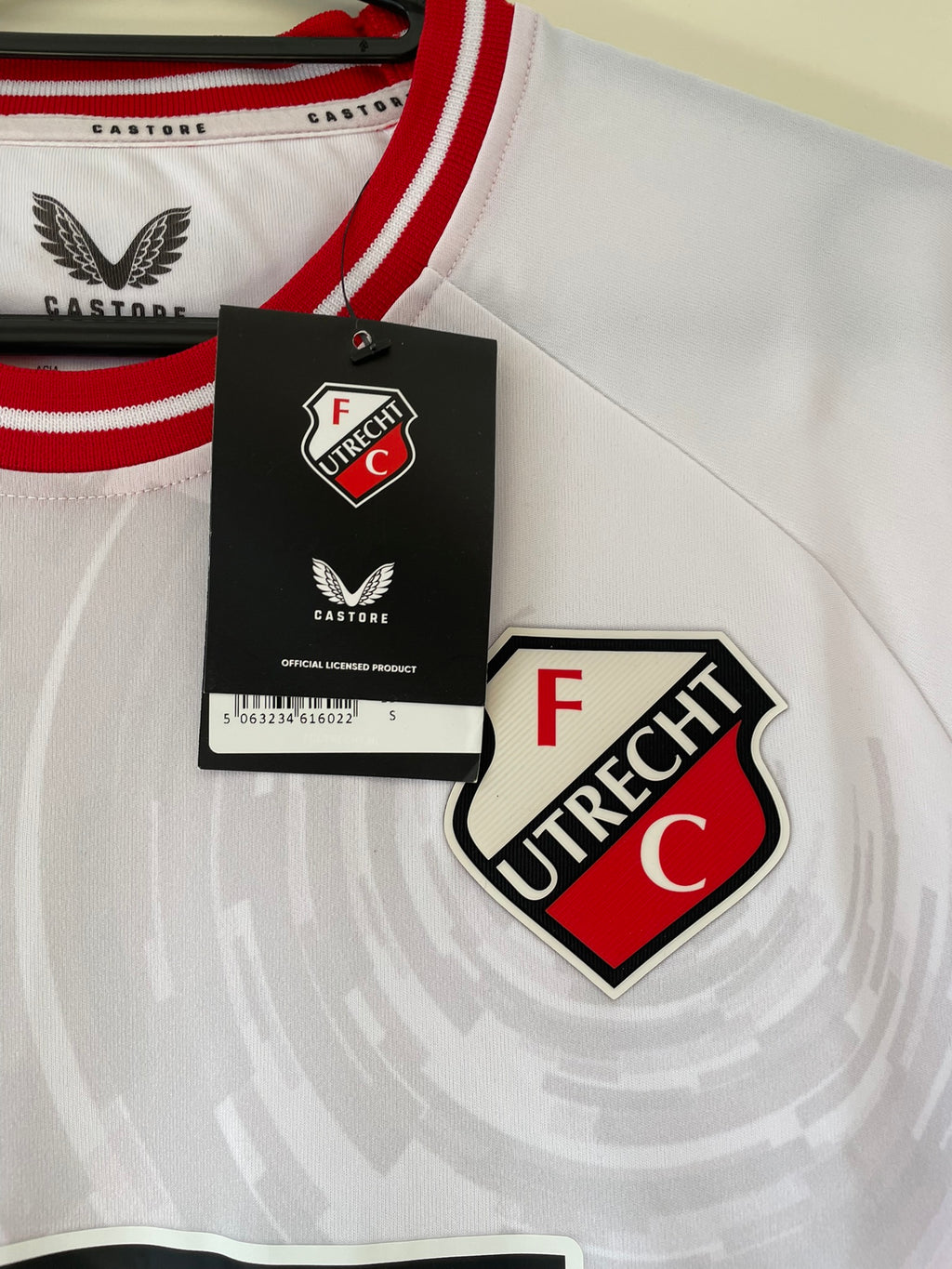 FC Utrecht Castore 23/24 Home BNWT (S)
