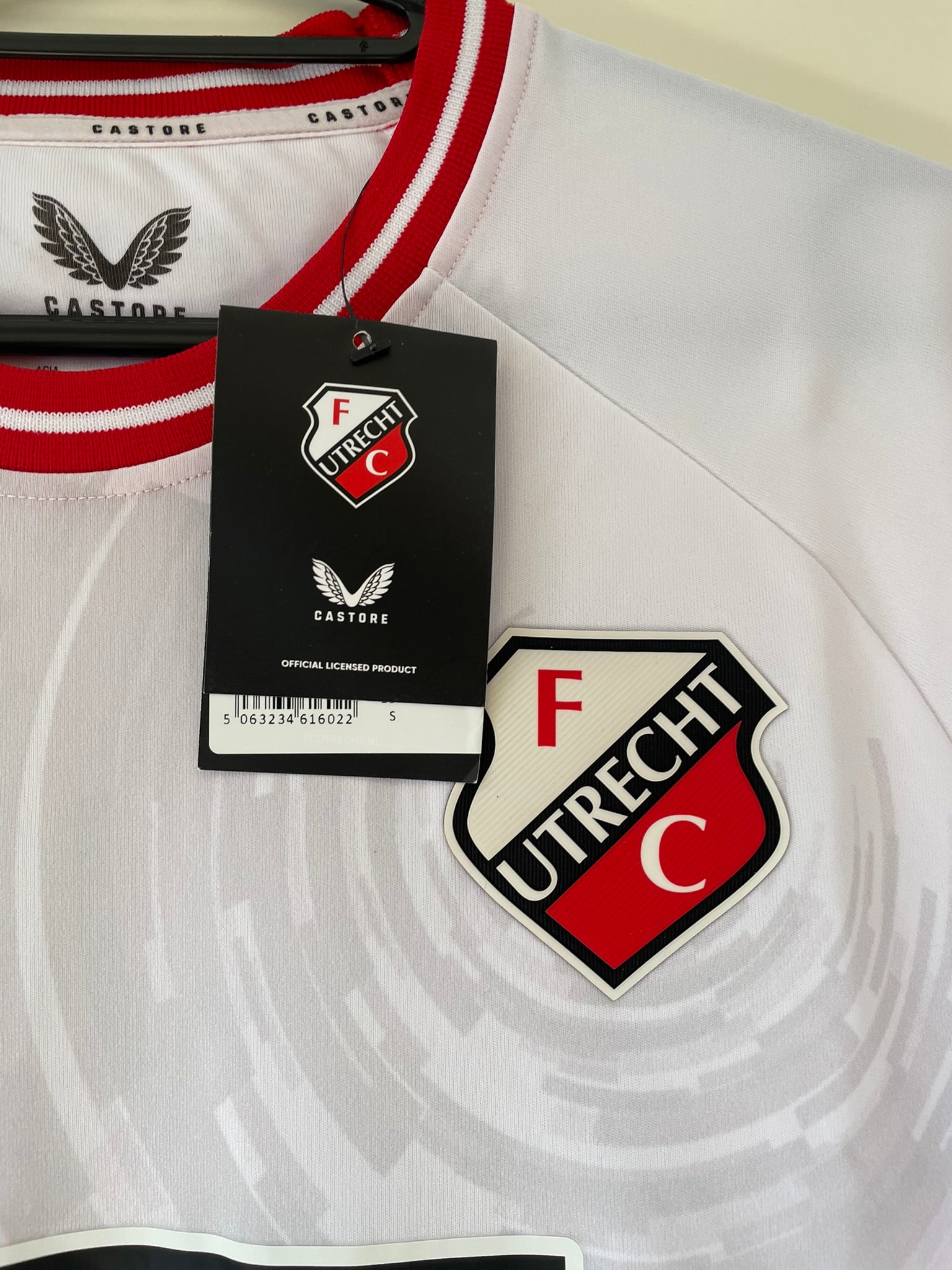 FC Utrecht Castore 23/24 Home BNWT (S)