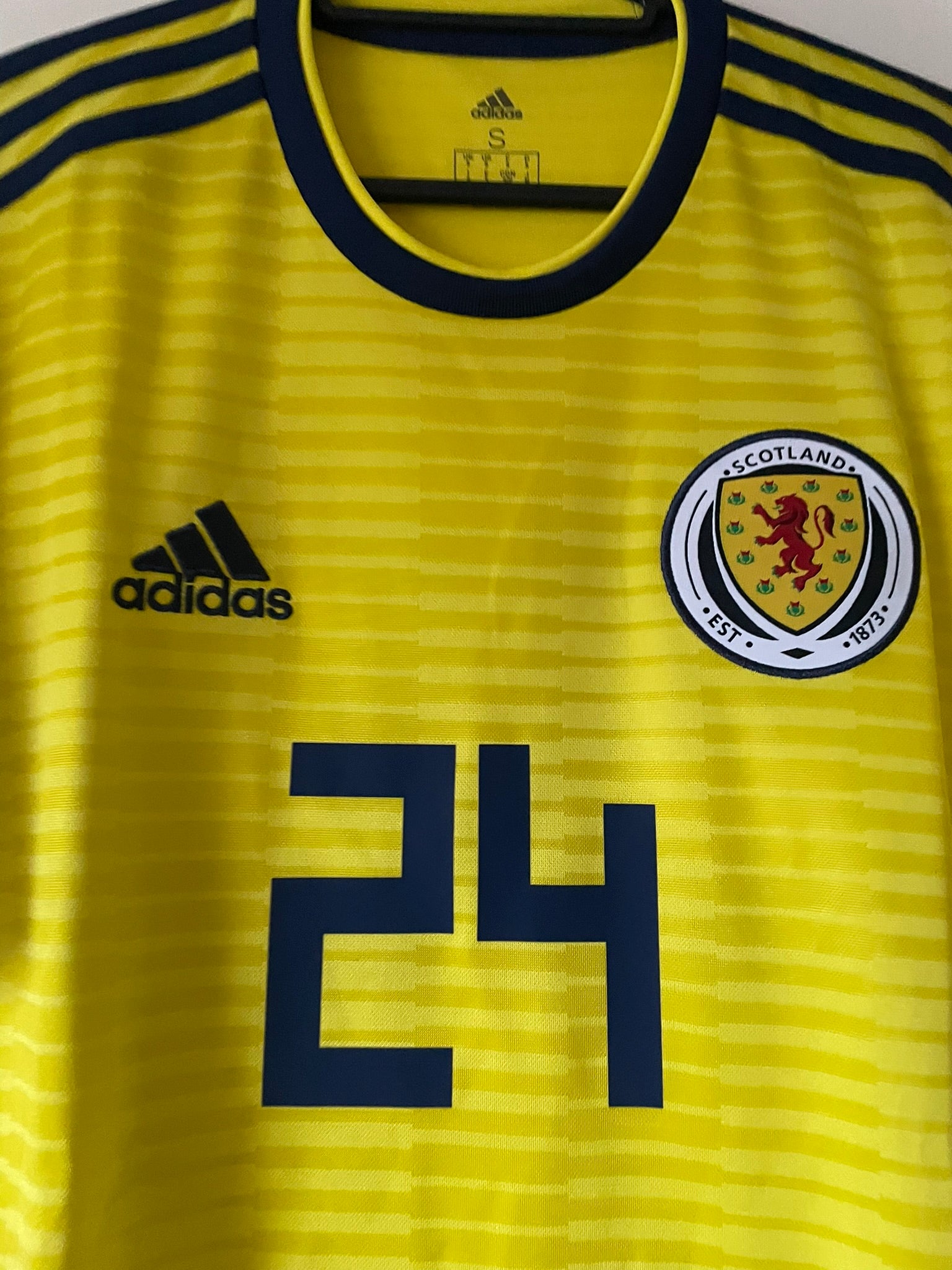 Scotland Adidas 2018-2020 Away #24 (S)