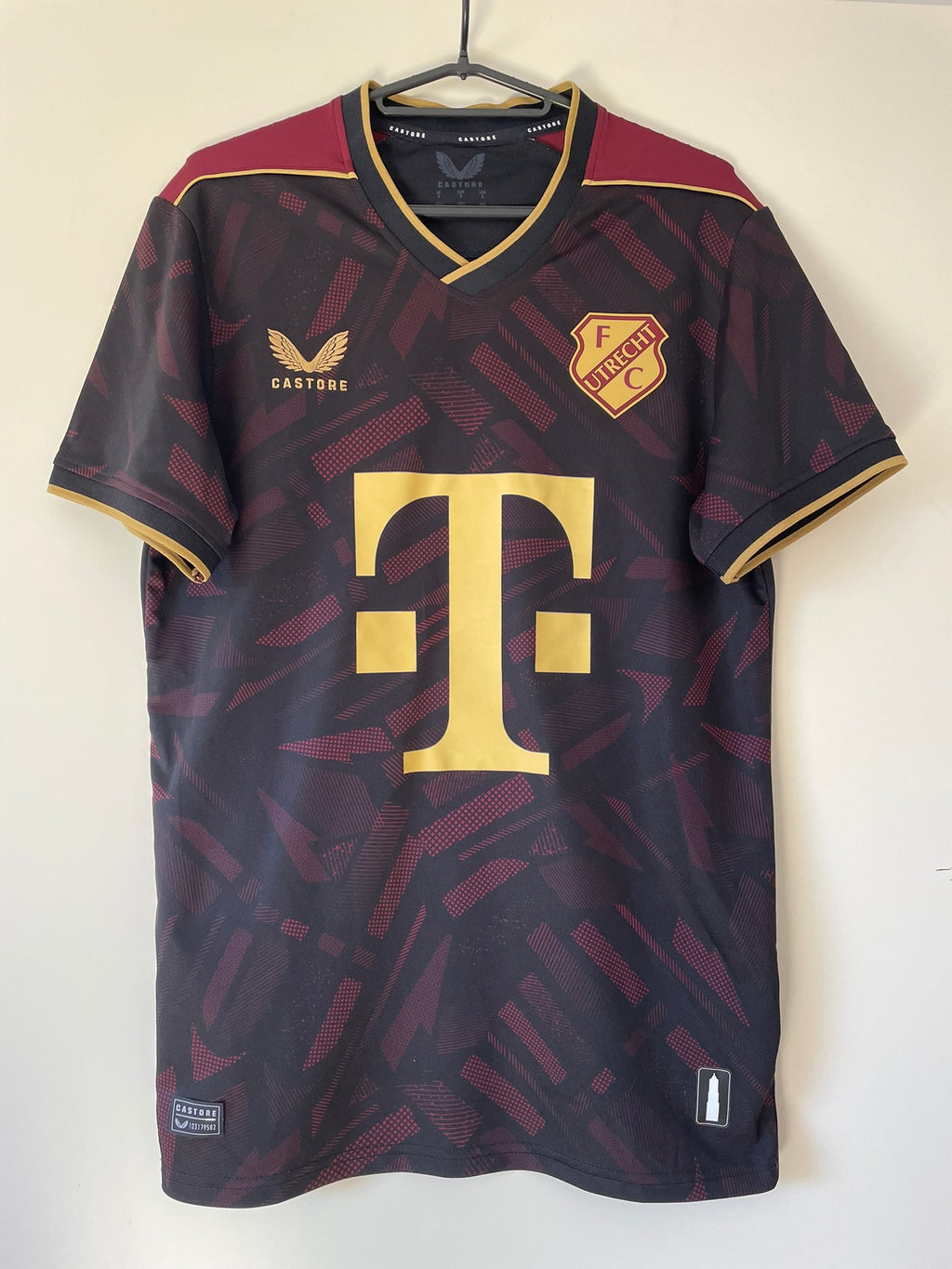 Booth #10 FC Utrecht Castore 23/24 Away (S)