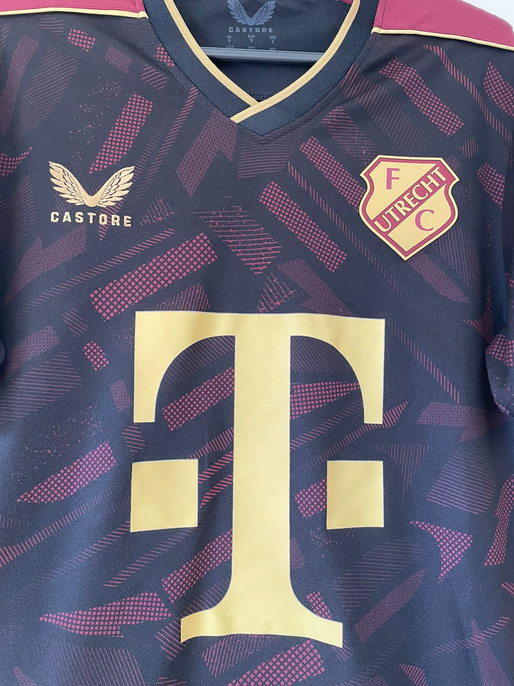Booth #10 FC Utrecht Castore 23/24 Away (S)