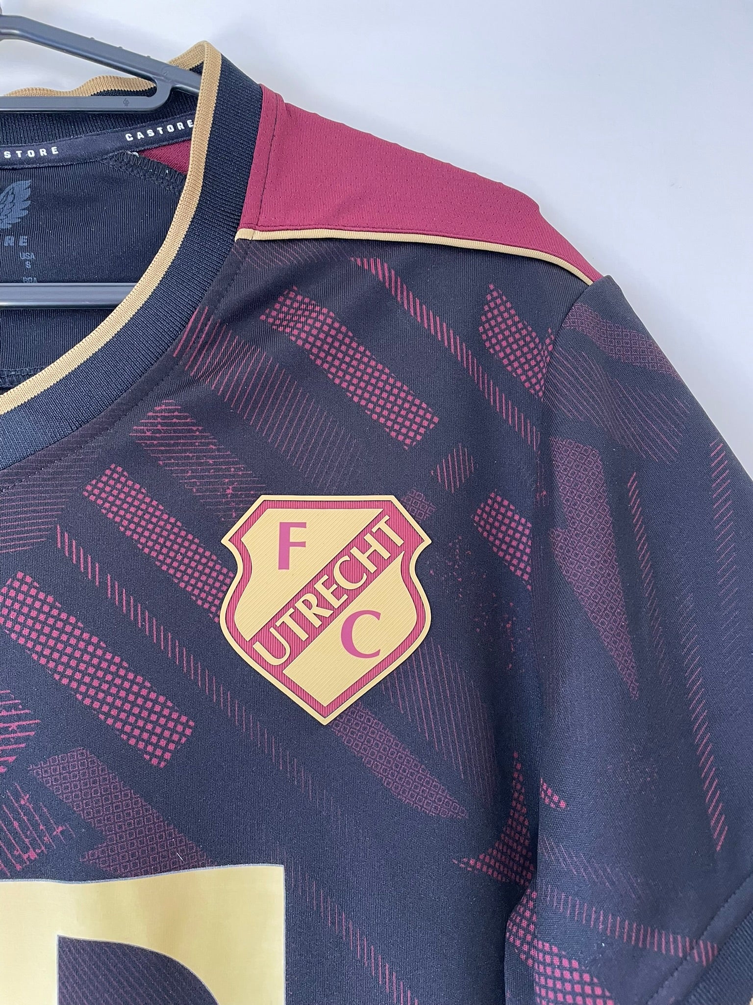 Booth #10 FC Utrecht Castore 23/24 Away (S)