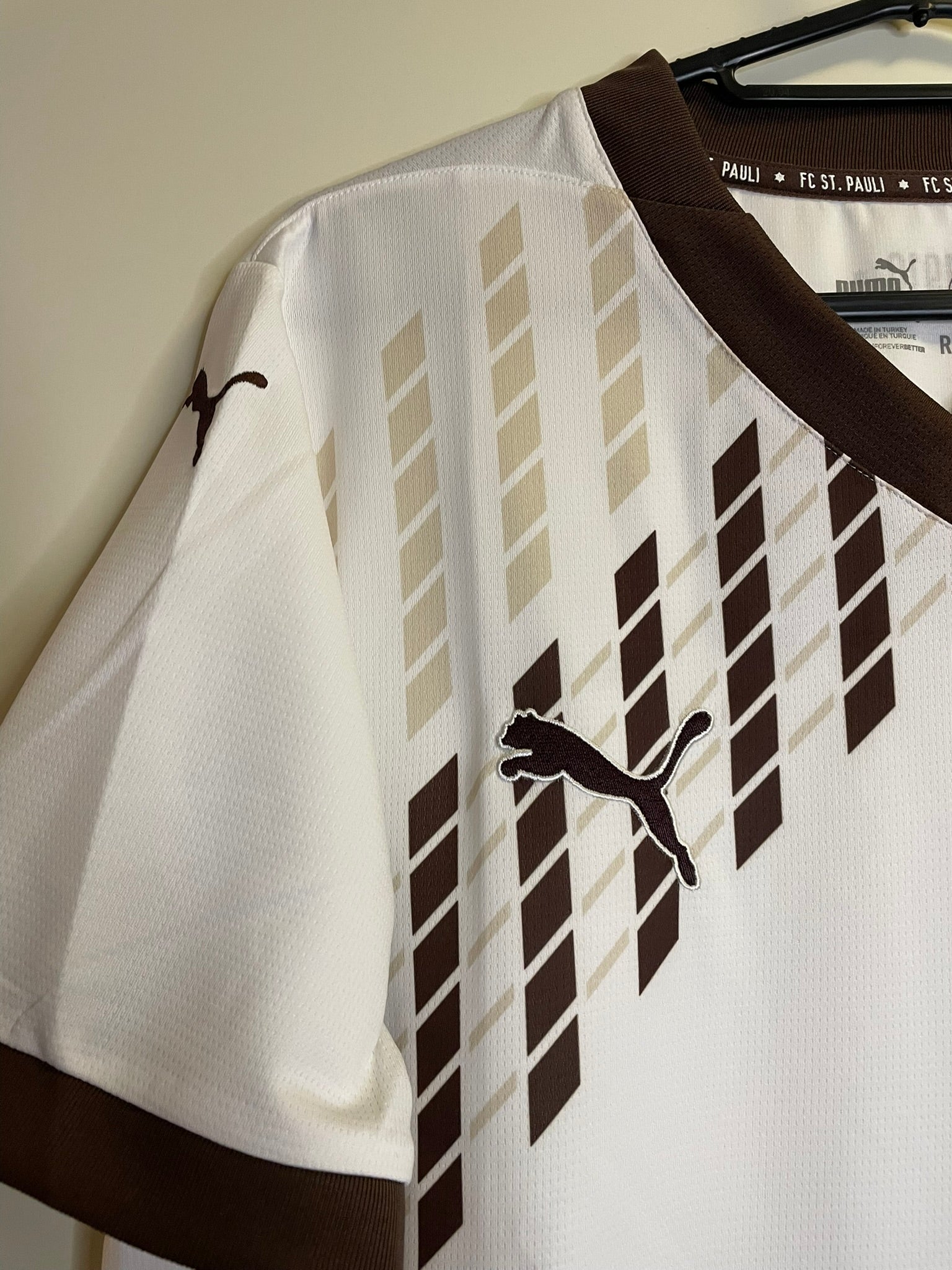FC St. Pauli Puma 24/25 Away BNWT (S)