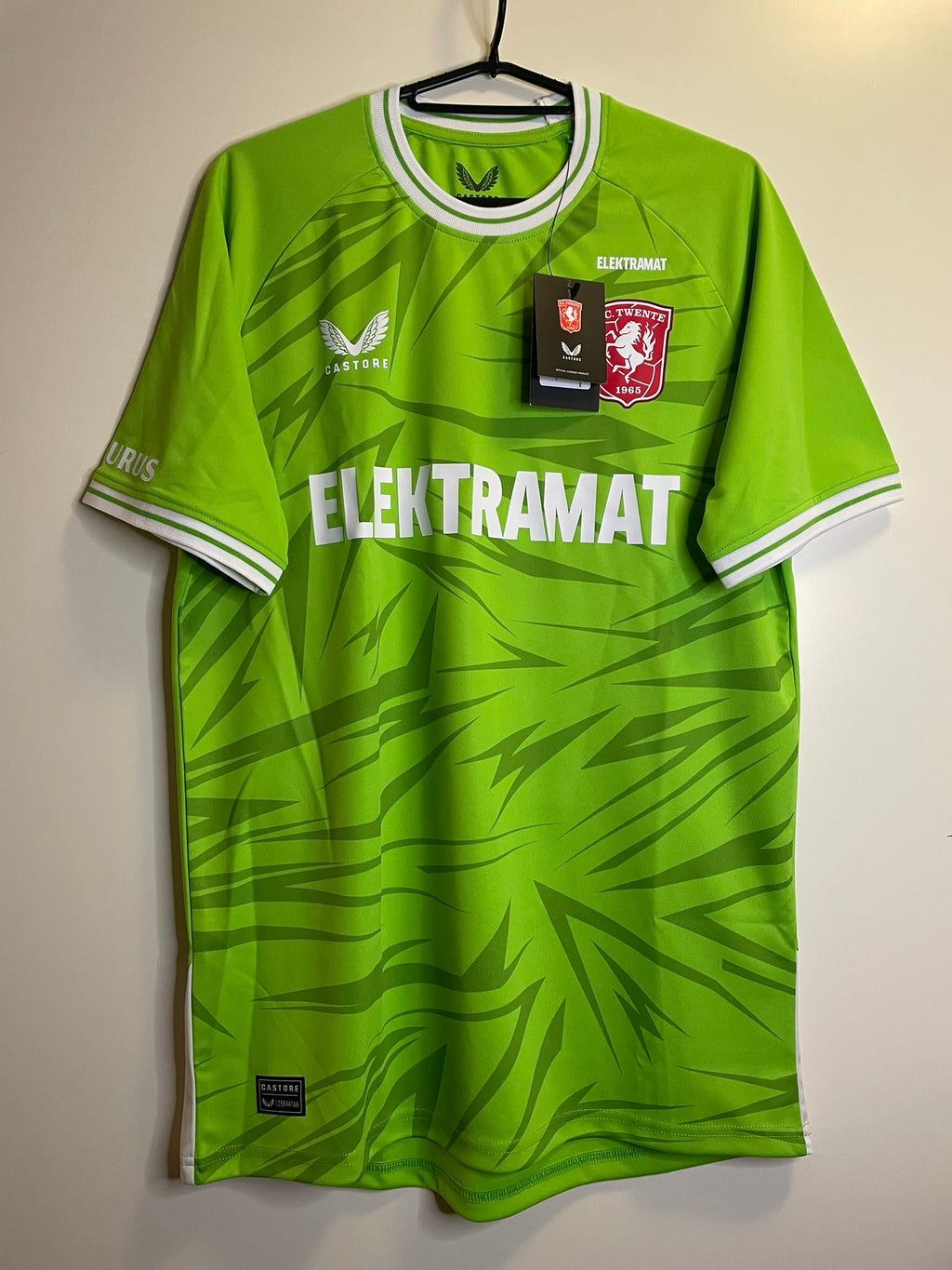 FC Twente Castore 23/24 BNWT (S)