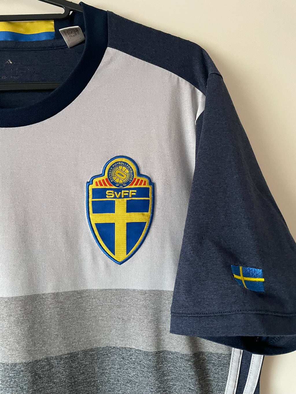 Sweden Adidas 2016-2018 Away (M)