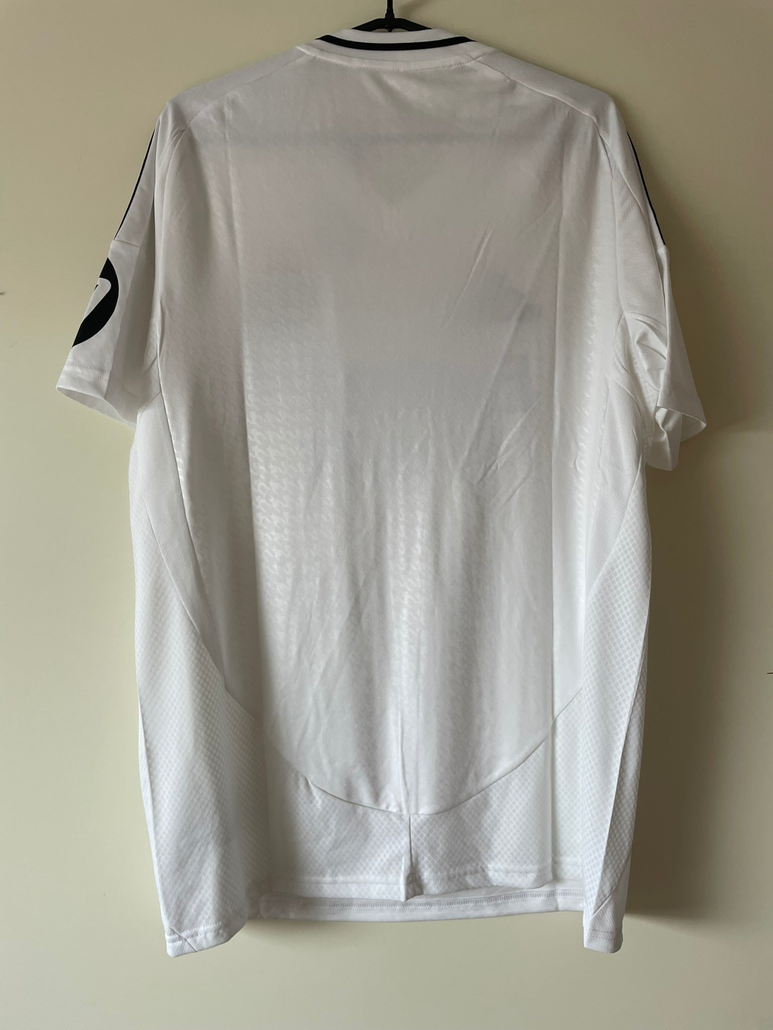 Real Madrid Adidas 24/25 Home BNWT (M)