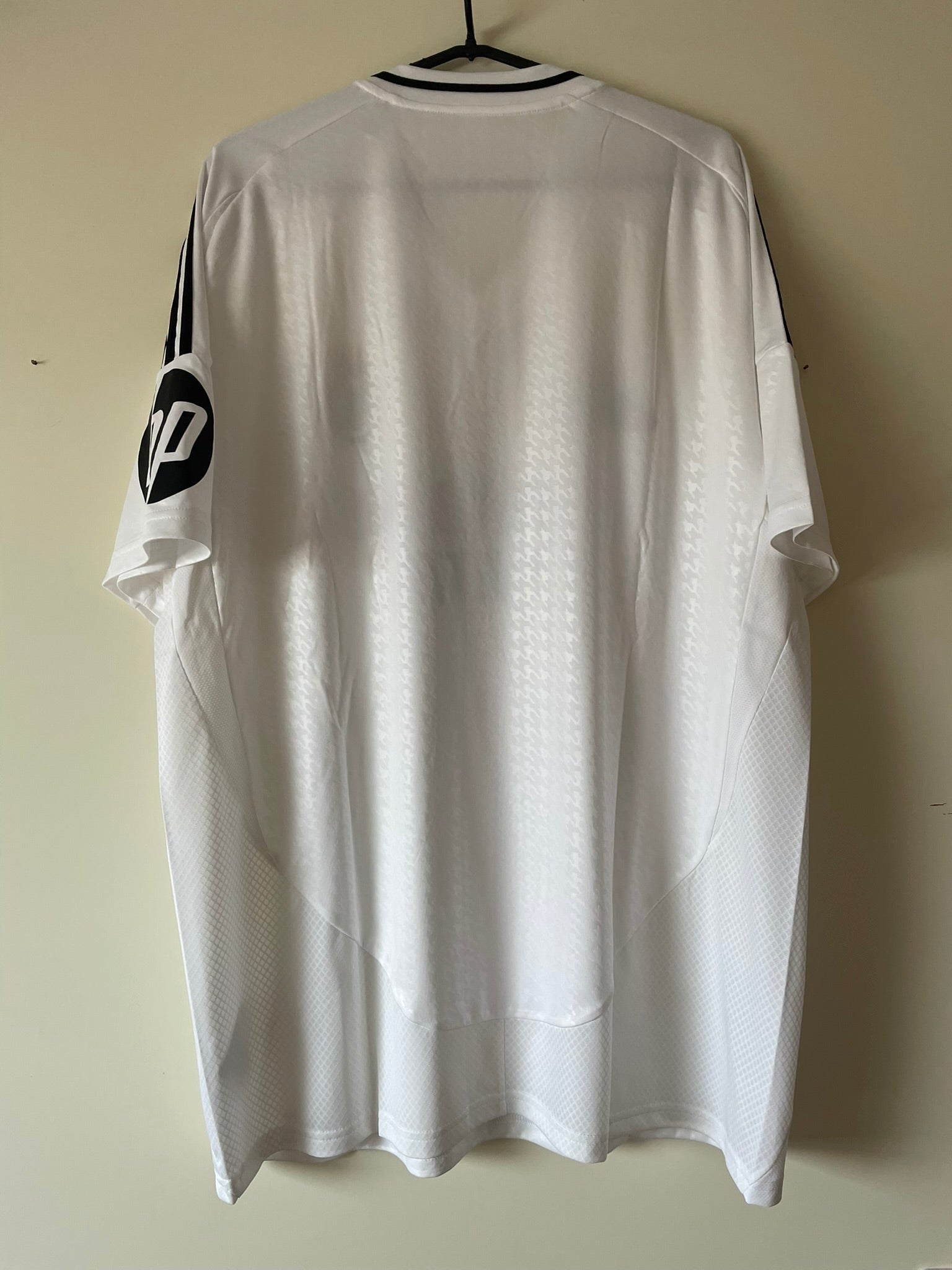 Real Madrid Adidas 24/25 Home BNWT (XL)