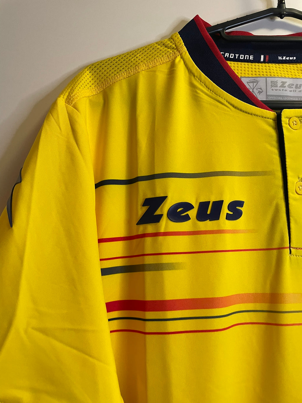 Crotone Zeus 19/20 Third BNWT (M)